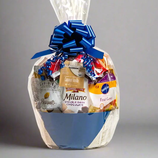 Jenny's Small Classic Gift Basket - Gourmet Snacks & Treats - Best Seller
