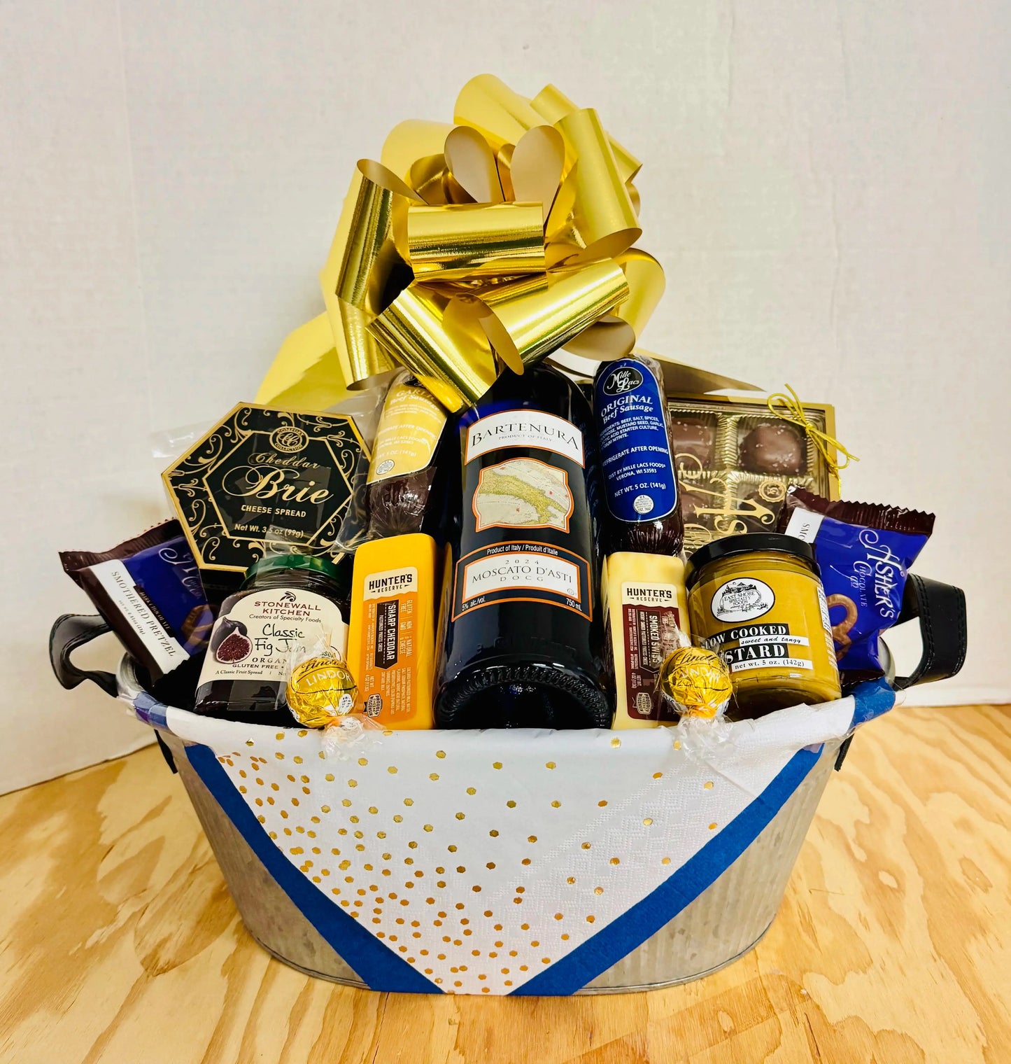 Elegant Wine Gift Basket – Sympathy, Corporate & Hostess Gift